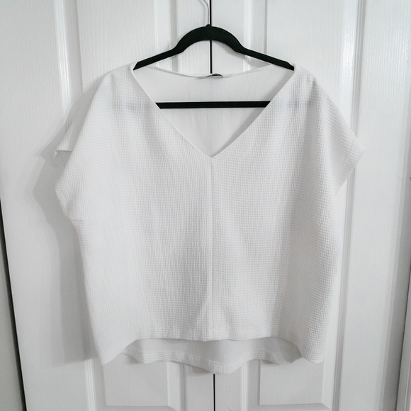 CLUB MONACO - V-Neck Relaxed Fit Top - Size M - Picture 1 of 4